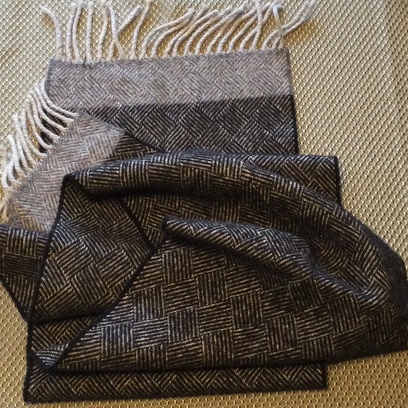 Authentic Dior scarf - Picture 3 of 4